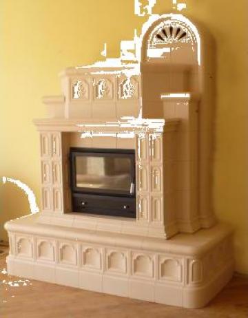 Semineu din cahle de ceramica