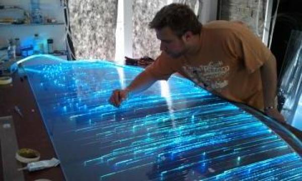 Sistem de expunere display backlight fibra optica
