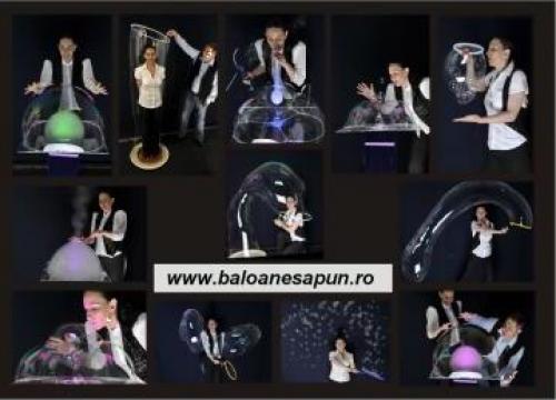 Spectacol cu baloane de sapun