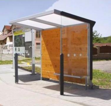 Statie de autobuz cu panou info