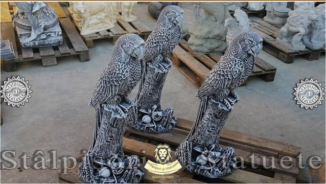 Statueta papagal gri patinat