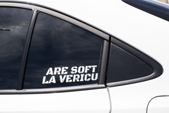 Sticker auto - Are soft la vericu