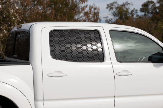 Sticker auto - hexagon pentru geam