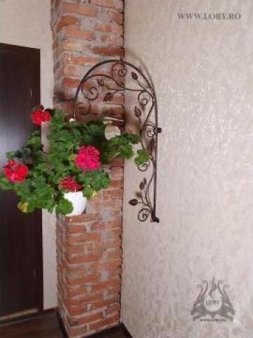 Suport de perete pentru floare