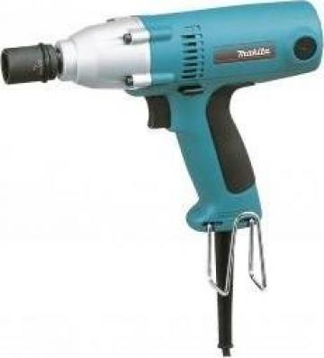 Surubelnita cu impact Makita 6953