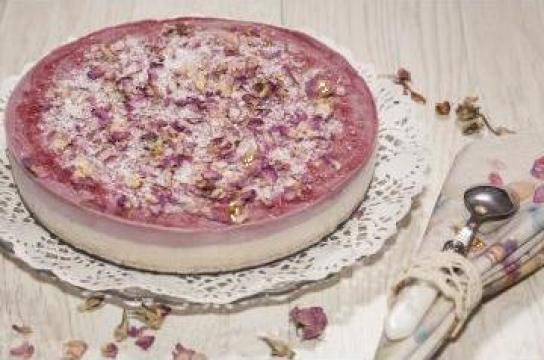 Tort Sublimmme Delight cu vanilie, zmeura si trandafiri
