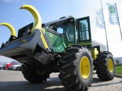 Tractoare articulate forestiere John Deere