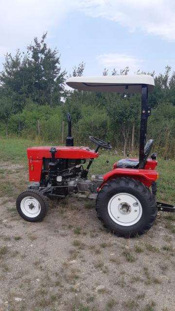 Tractor 18 CP pentru gradini si sere