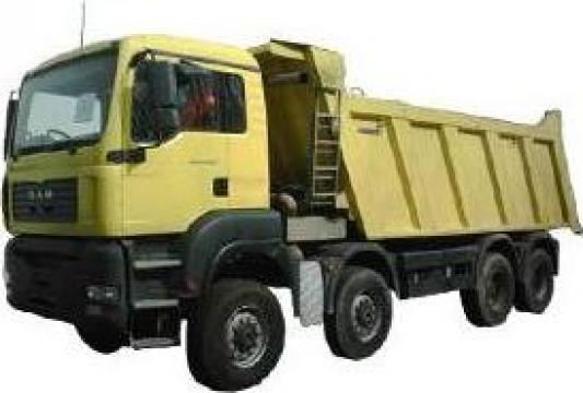 Transport beton concasat cu autobasculante 8x4