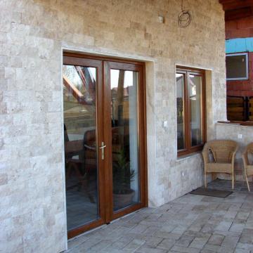 Travertin scapitat