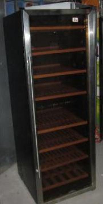 Vitrina frigorifica verticala cu o usa pentru vinuri